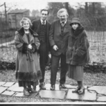 February 1926, Beaconsfield, Buckinghamshire, England, UK --- The writer G.K. Chesterton (r) with his wife (l) and another couple in the garden of their home in Beaconsfield, Buckinghamshire, 1926. --- Image by © Hulton-Deutsch Collection/CORBIS